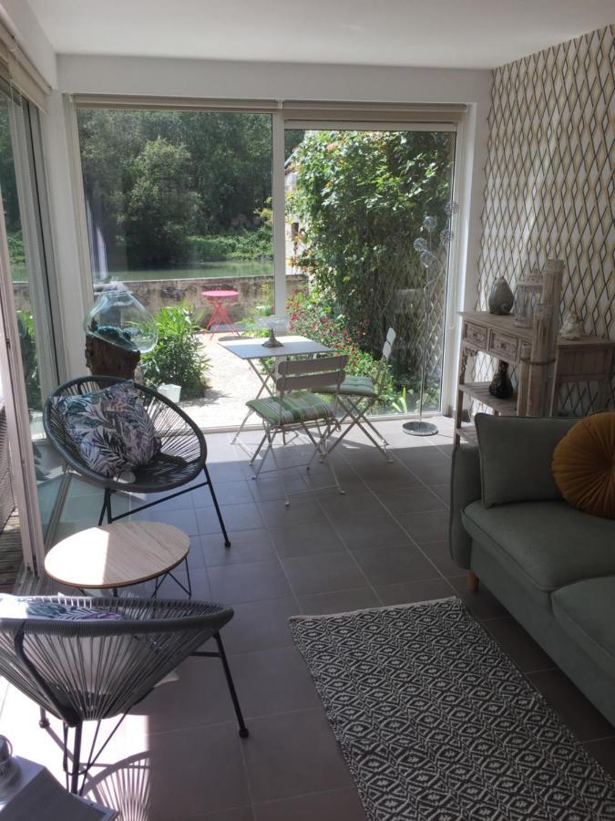 De Charme Et D'Eau Bed & Breakfast Saint-Savinien Exterior foto