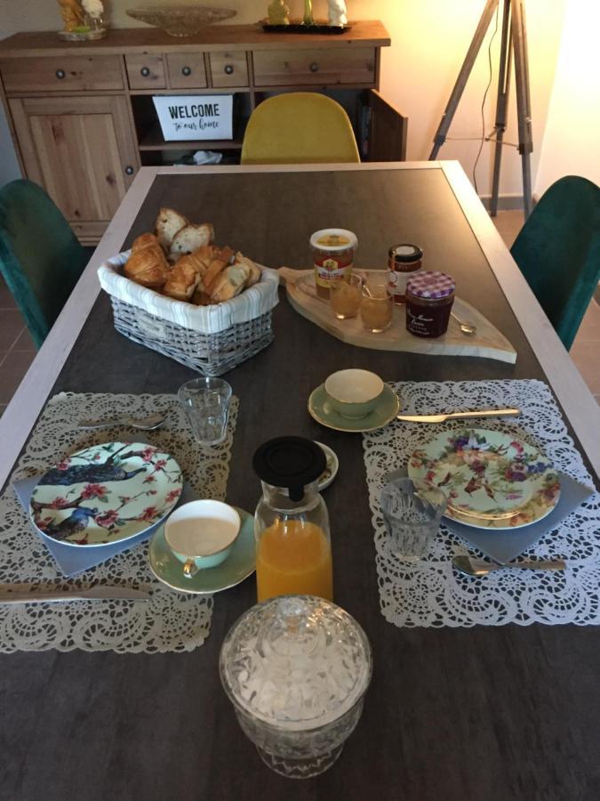 De Charme Et D'Eau Bed & Breakfast Saint-Savinien Exterior foto