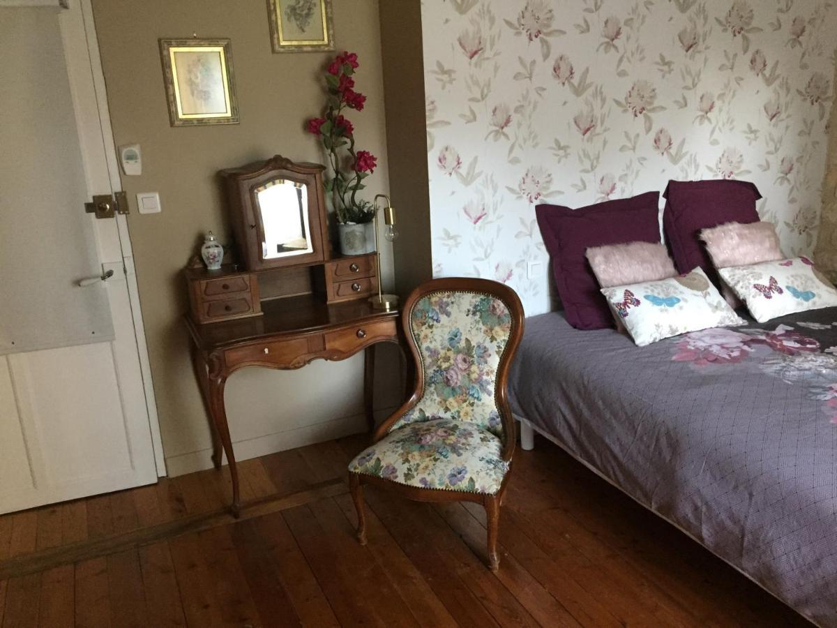 De Charme Et D'Eau Bed & Breakfast Saint-Savinien Exterior foto