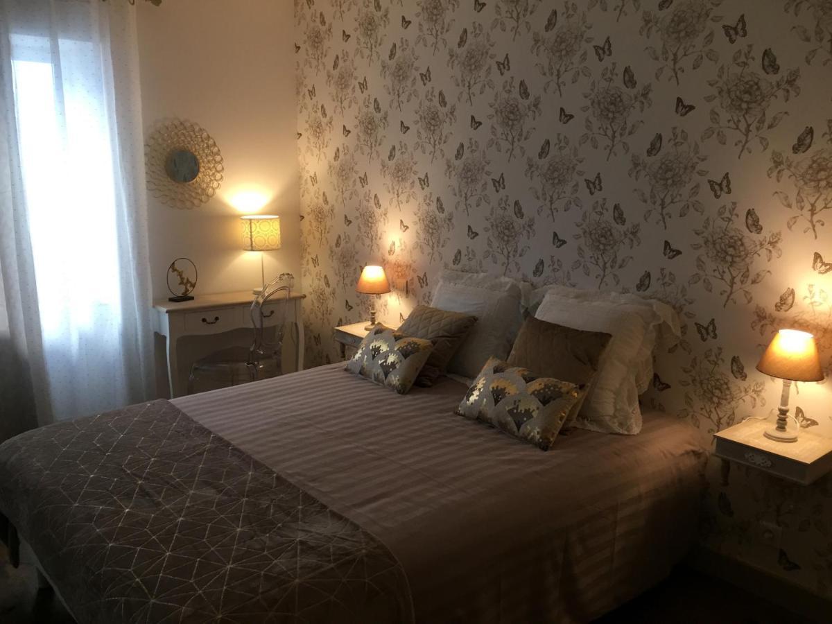 De Charme Et D'Eau Bed & Breakfast Saint-Savinien Exterior foto