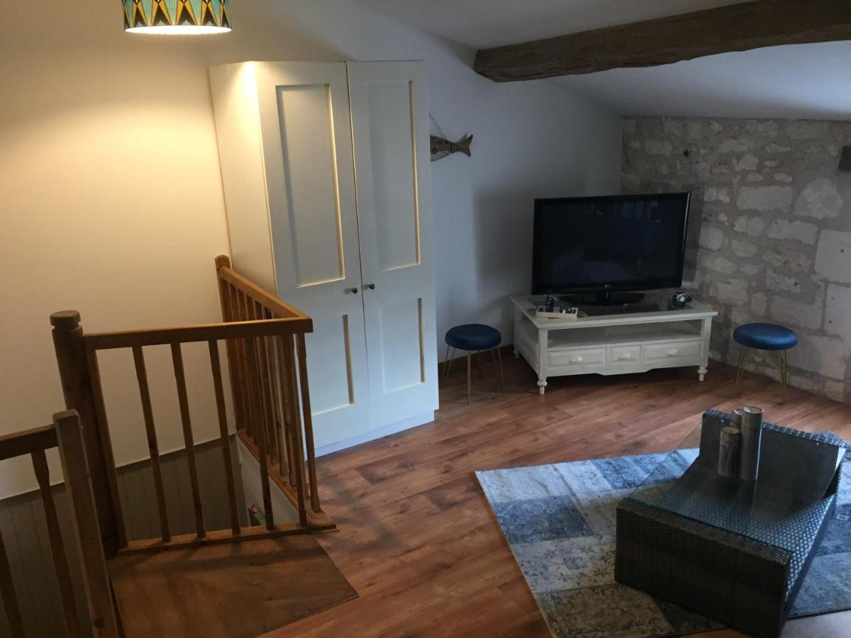 De Charme Et D'Eau Bed & Breakfast Saint-Savinien Exterior foto