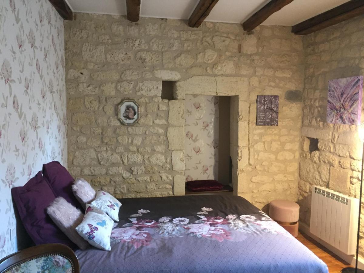 De Charme Et D'Eau Bed & Breakfast Saint-Savinien Exterior foto